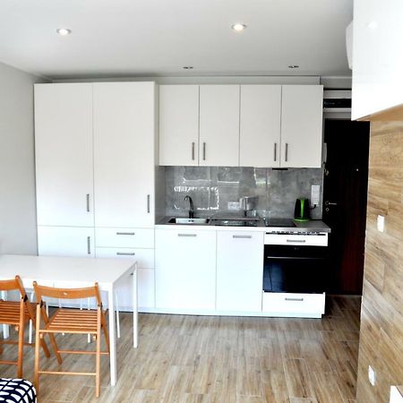 코워브제크 Apartament Z Klimatyzacja 아파트 외부 사진